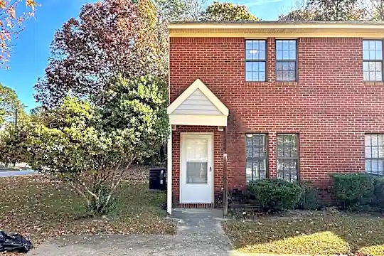2801 Ferret Ct Photo 1
