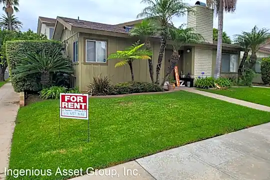 229 Roswell Ave Photo 1