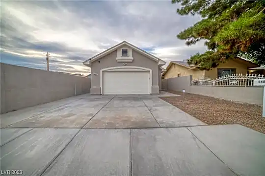 4685 E Utah Ave Photo 2