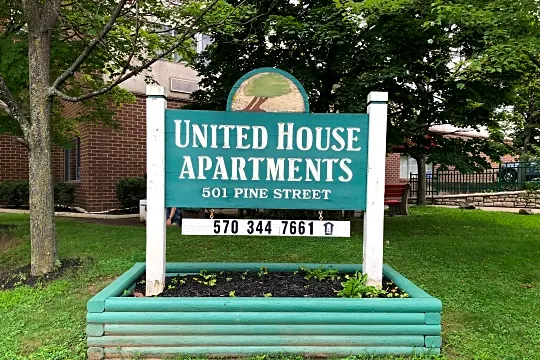 United House Apartments Photo 2