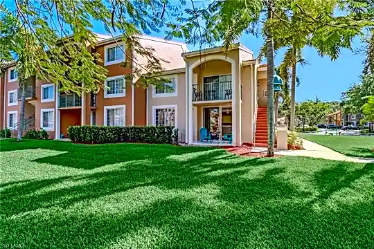 1265 Wildwood Lakes Blvd #102 Photo 2