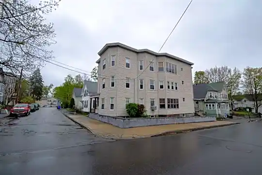 109 Winter St Photo 1