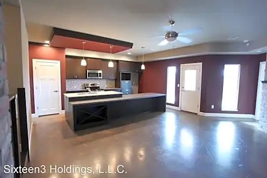 17605 Black Hawk Dr Photo 1