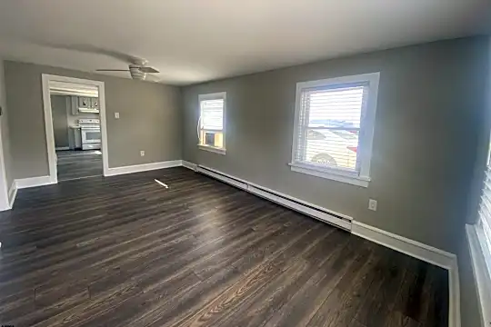 415 1st St Photo 2