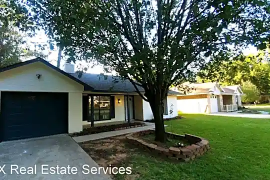 1194 Birch Dr Photo 1