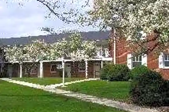 Colonial Gardens Apartments Photo 1