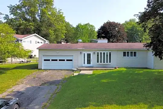 2 Sunnyside Dr Photo 1