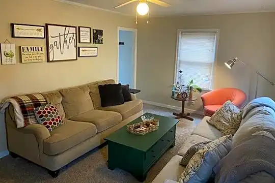 4721 Rookwood Ave Photo 2