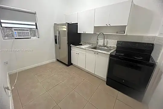 128 NW 53rd St #B Photo 2