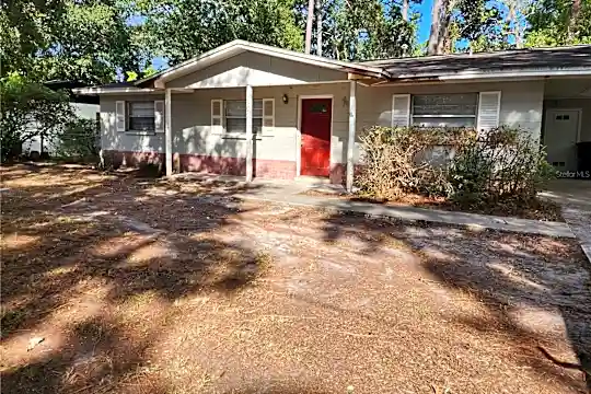 2907 NE 18th Dr Photo 1