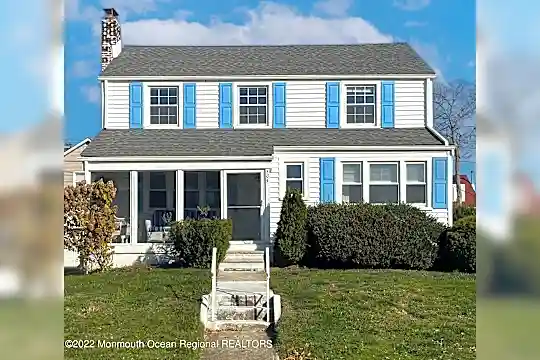 504 Bradley Blvd Photo 1