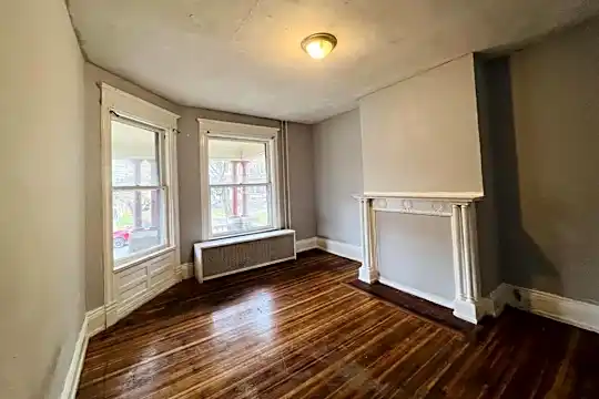 18a Jewett Pl Photo 1