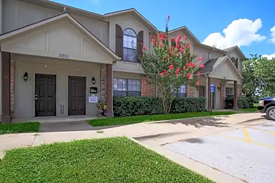 Hidden Lake Townhouses Photo 2
