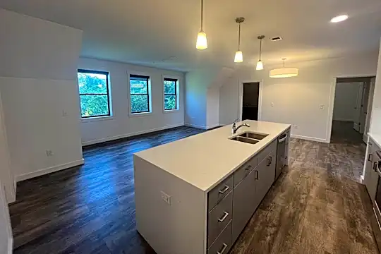 106 Grove St #3 Photo 2