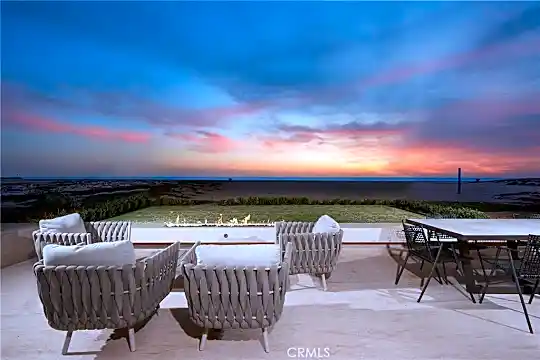 2108 E Oceanfront Photo 1