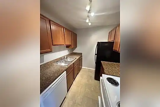 1349 Devonport Dr Photo 2