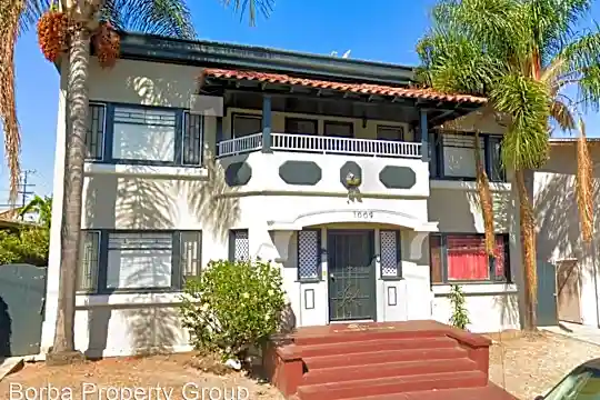 1009 Stanley Ave Photo 1