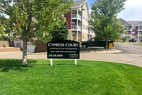 Cypress Court Apartments Photo 2
