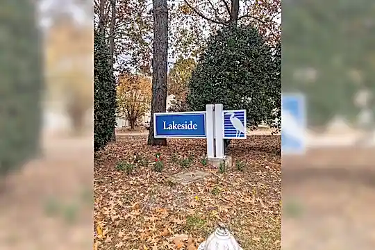 1254 Lake Dr Photo 2
