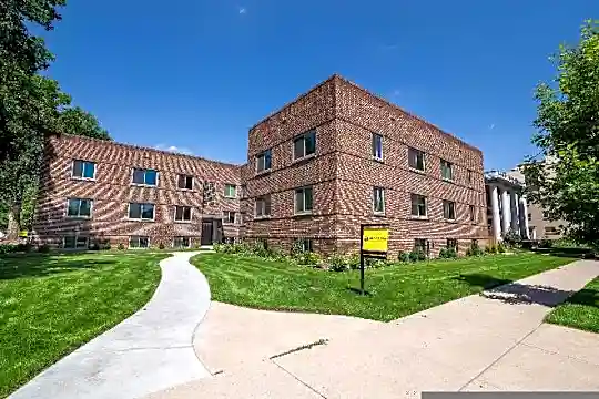 901 N Ogden St Photo 1