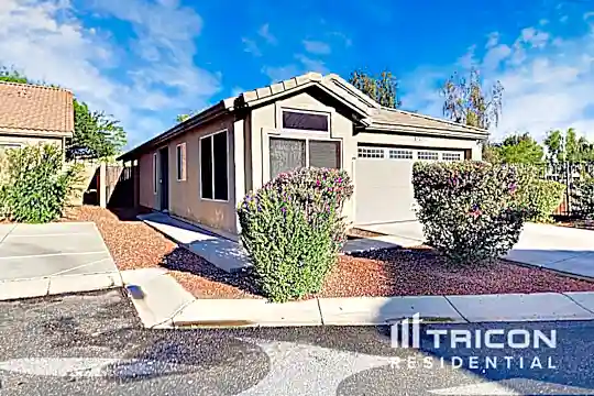 4005 E La Salle Street Photo 2