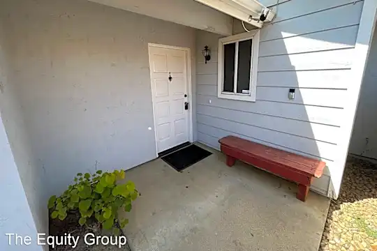 1408 E Ferguson Ct Photo 2