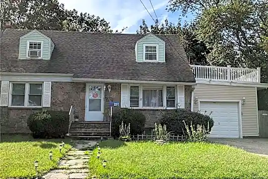 257 Fulton St Photo 1