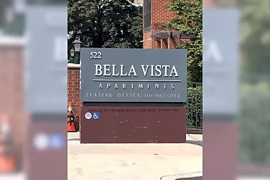 Bella Vista Apartments Photo 2