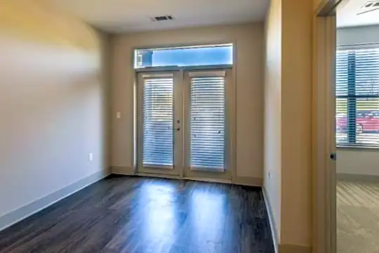 1399 Walton Way Photo 2