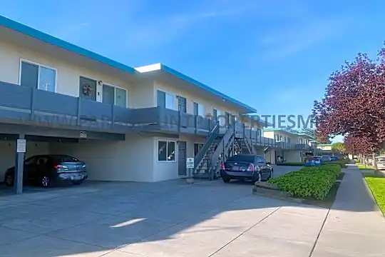 320 Maple St Photo 1