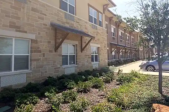 Cedar Bluff Photo 1