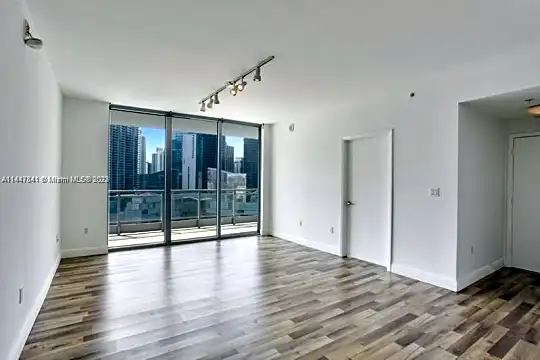 519 SW 5th Ave Unit 301, Miami, FL 33130 - Apartment for Rent in Miami, FL