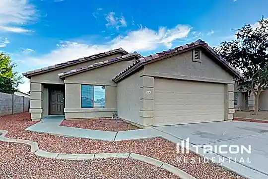 8334 W Baxter Drive Photo 2