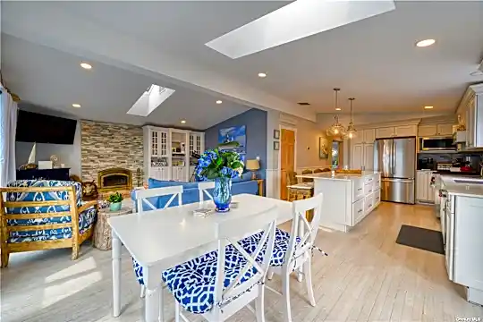26 Elm Pl Photo 2