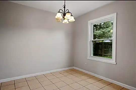 2623 Barryknoll St Photo 2