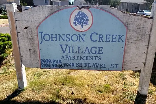 Johnson Creek Village Photo 2