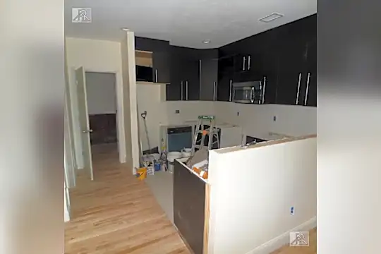 94 Pleasant St Photo 2