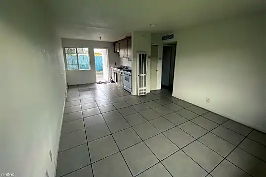 1012 Rodgers Rd Photo 1
