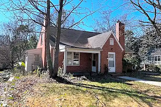 815 W Johnson St Photo 1