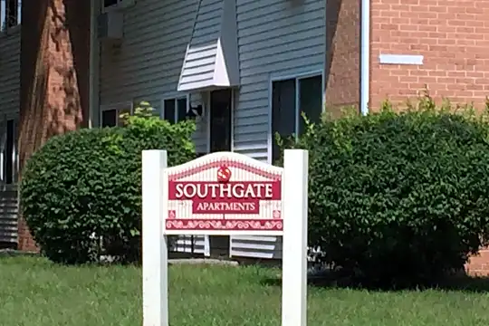 Southgate Apartments Photo 2