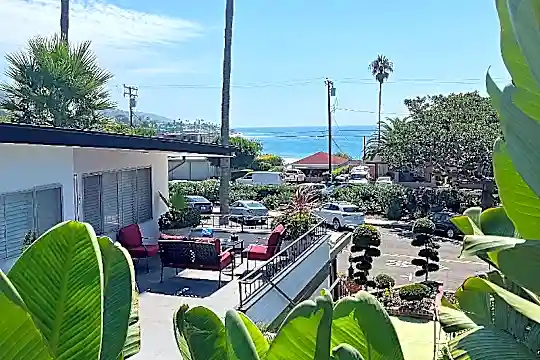 250 Cliff Dr Photo 1