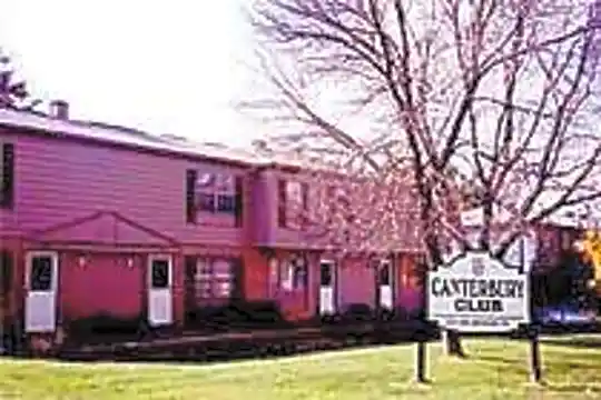 Canterbury Club Townhomes Photo 2