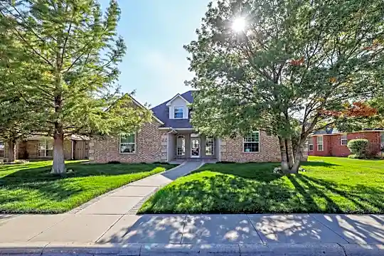 8304 Progress Dr Photo 1
