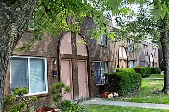 Clovernook Apartments Photo 1