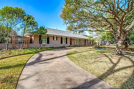 4340 Hallmark Dr Photo 1