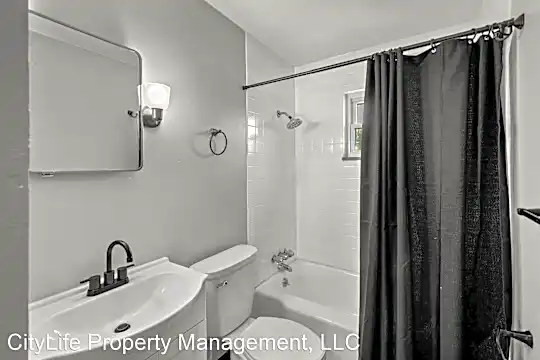 2727 Versailles Ave Photo 2