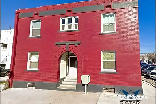 817 Myrtle Ave Photo 1