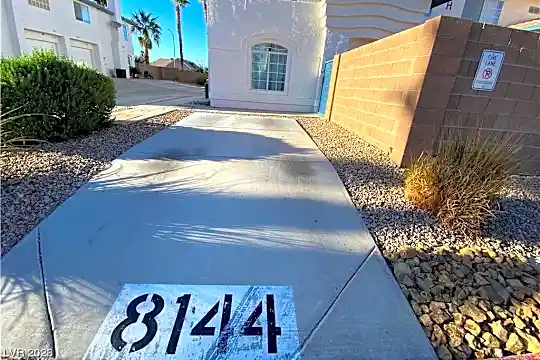 8144 Autumn Star Ave Photo 2