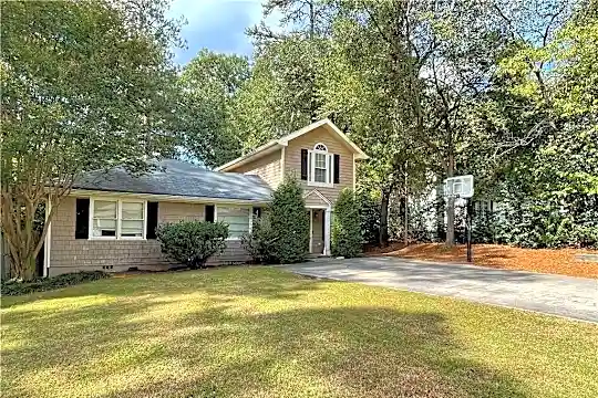 2280 Briarwood Hills Dr NE Photo 2