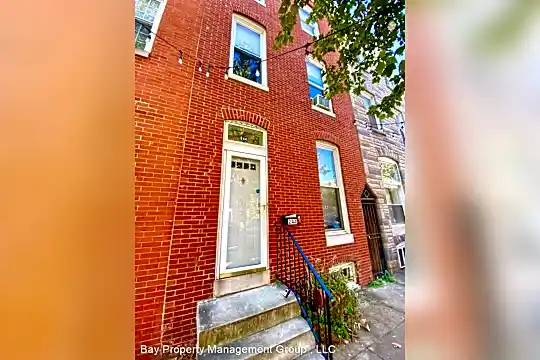 244 S Ann St Photo 1